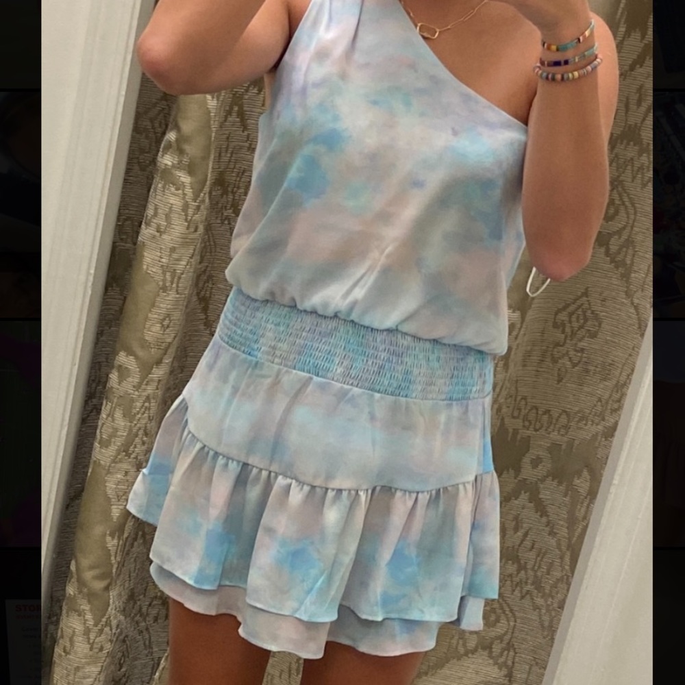 One shoulder dress